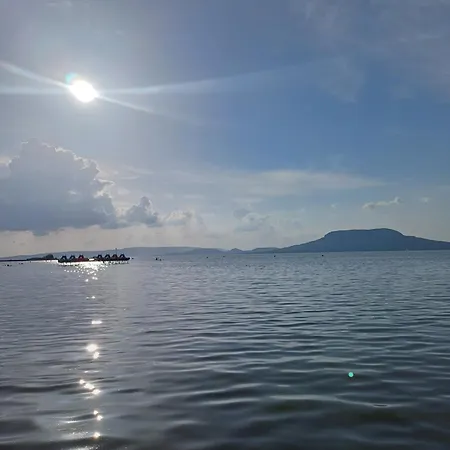 Bella's Lakeside 아파트